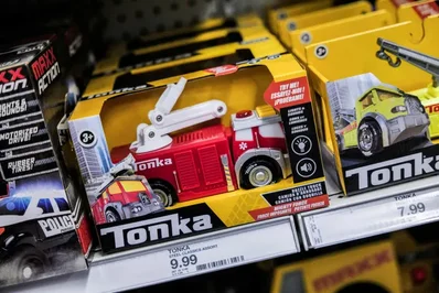 EUA iniciam reembolsos de tarifas à Oshkosh e Basic Fun