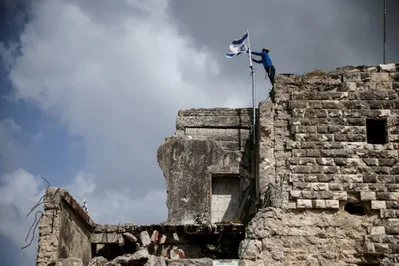UE aprueba sanciones para colonos y líderes de Hamas