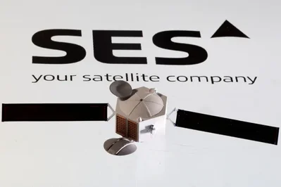SES sube por el salto de ingresos ante la demanda aérea