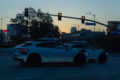 Waymo เรียกคืนรถไร้คนขับ 3800 คันจากความเสี่ยงน้ำท่วม