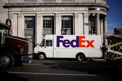 FedEx تحدد نسبة توزيع أسهم وحدة الشحن التابعة لها