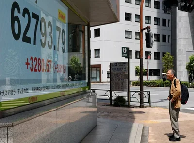 Asian Stocks Fall on US Inflation and Geopolitical Tension