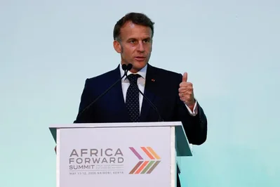 Macron promete 27 mil millones para inversión en África