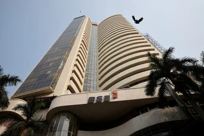 Indian shares gain on earnings and US-China trade talks