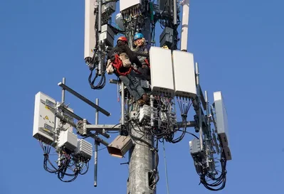 FCC clears Verizon $1 billion US Cellular spectrum deal