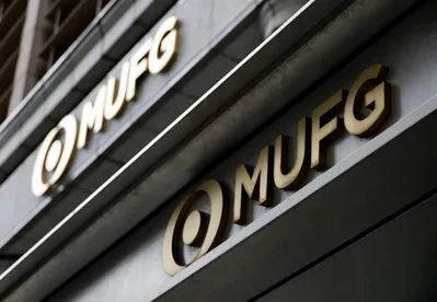 MUFG regista salto de 438 por cento no lucro trimestral
