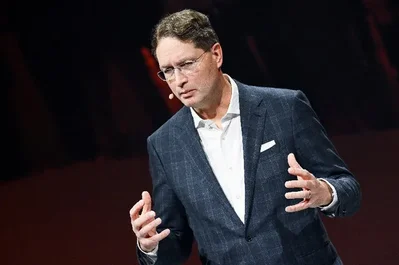 Mercedes-Benz CEO signals move into defense production