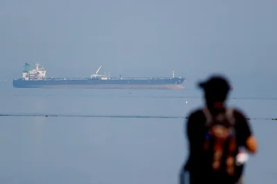 EE. UU. deja expirar exención a petróleo ruso