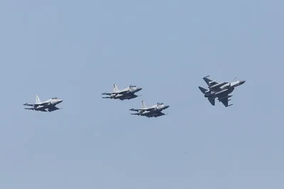 Pakistan Sends Jets and 8,000 Troops to Saudi Arabia