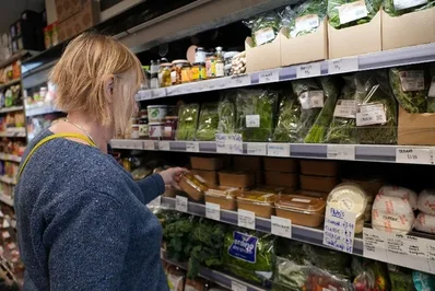 英国政府排除对超市实施强制性食品价格上限的可能性