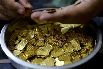 El oro se estabiliza ante rendimientos y paz en Oriente Medio