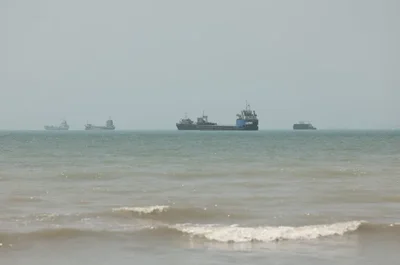 India Demands Return of Stranded Ships from the Gulf