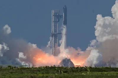 SpaceX Starship V3 Completes Debut Test Flight in Texas