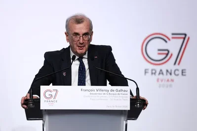 فيليروي ECB سيتحرك للوصول بالتضخم إلى 2 بالمئة