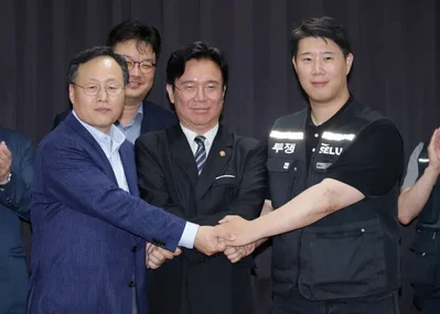 عمال Samsung يقرون اتفاق الأجور لتجنب الإضراب