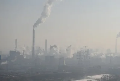 China reduz para metade crescimento das emissões