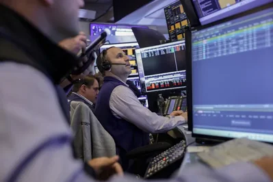 S&P 500 and Nasdaq Gain on Middle East Peace Reports