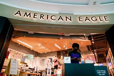 American Eagle Outfitters Keeps Annual Sales Forecast