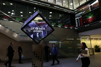 Índices FTSE recuam com tensões no Médio Oriente