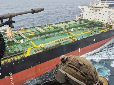Francia intercepta al petrolero ruso Tagor en el Atlántico