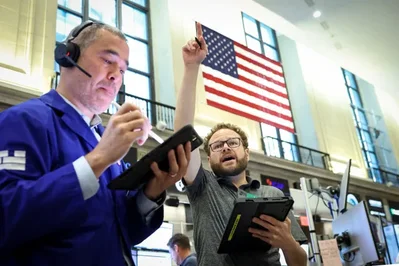 Wall Street cae desde máximos por el repunte del crudo