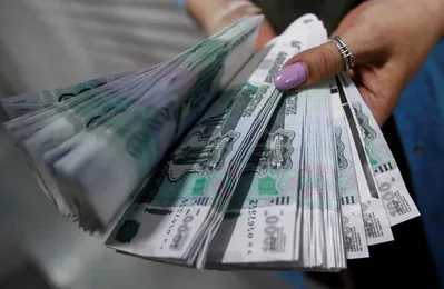 Sberbank يحذر من ضغوط قوة الروبل على المصدرين الروس