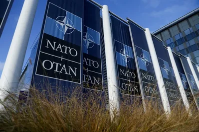 واشنطن تطالب حلفاء NATO بزيادة القوات الجوية والبحرية
