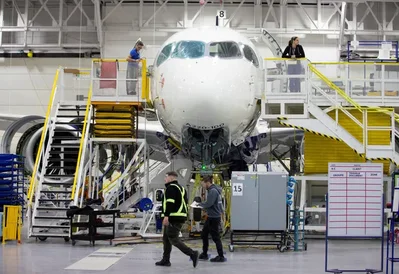 Airbus ลังเลเปิดตัว A220 รุ่นใหญ่หลังอุปสงค์ชะลอตัว