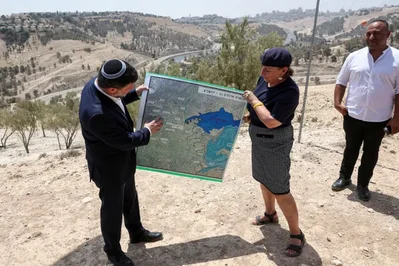 France signals new sanctions on Israeli settlers