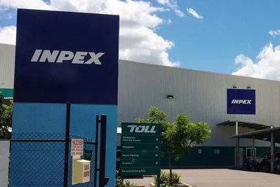 O sindicato Offshore Alliance planeia aumentar as paragens de trabalho para oito horas diárias a partir de quinta-feira nas unidades de Ichthys LNG na Austrália. Esta escalada ocorre após o fracasso das negociações com a operadora japonesa Inpex sobre benefícios de trabalho remoto e termos de despedimento.
