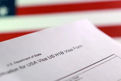 Juiz anula taxa de 100 mil dólares para vistos H-1B
