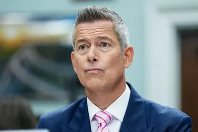 สว. สหรัฐฯ จี้สอบ Sean Duffy ปมรับทุนเอกชนออกทริปครอบครัว