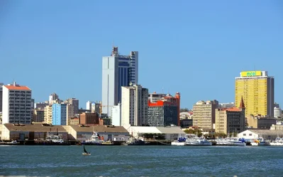Moçambique procura restaurar o apoio orçamental do Banco Mundial numa altura em que responsáveis do IMF visitam Maputo. O governo assinou novos acordos de financiamento de projetos no valor de 450 milhões de dólares para impulsionar o desenvolvimento nacional.
