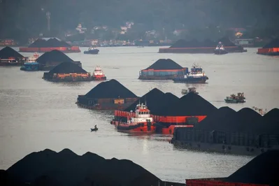 中国5月煤炭进口量同比下降8%至3327万吨