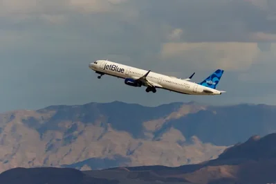 S&P تخفض تصنيف JetBlue إلى CCC+ بسبب تكاليف الوقود