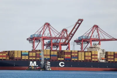 US Trade Deficit Shrinks to 55.9 Billion Dollars in April