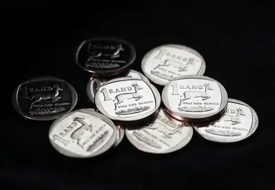O rand sul-africano manteve-se nos 16,51 por dólar enquanto os investidores avaliavam os confrontos entre os EUA e o Irão. Os mercados aguardam agora os dados da inflação para obterem pistas sobre a política monetária da Fed.