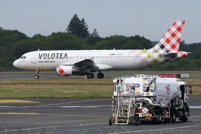 Spanish budget carrier Volotea will stop charging fuel surcharges on new bookings starting June 10 as regulators in Italy and Spain investigate potential consumer protection breaches. The airline previously introduced the fees in response to energy market volatility linked to Middle East conflicts.