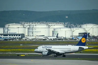 O governo alemão elaborou uma nova estratégia de 15 anos para a aviação focada na redução de custos e na aceleração do uso de combustíveis sustentáveis. O plano visa reforçar a competitividade económica e tecnológica perante o aumento das taxas e o crescimento lento do número de passageiros.