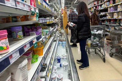 The US Consumer Price Index rose 4.2 percent year on year in May as the Middle East conflict drove up gasoline and energy costs. This third straight month of strong increases puts further pressure on households and supports the Federal Reserve's stance to maintain current interest rates.
