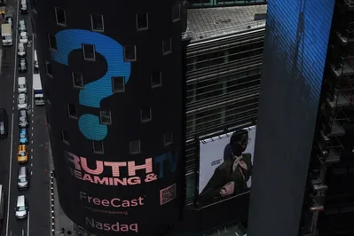 قررت شركتا Trump Media وTAE Technologies التراجع عن خطة فصل منصة Truth Social في كيان عام مستقل. وتواصل الشركتان التركيز على إتمام عملية الاندماج بحلول الربع الرابع من عام 2026 رغم التراجعات الأخيرة في أسعار الأسهم وتحديات التوسع التي تواجههما.