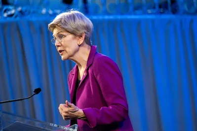 Thượng nghị sĩ Elizabeth Warren và Hạ nghị sĩ Raja Krishnamoorthi đã gửi thư cho David Solomon để chất vấn về quyết định giữ Kathy Ruemmler làm cố vấn. Các nhà lập pháp bày tỏ lo ngại về mối liên hệ giữa Ruemmler với Jeffrey Epstein và yêu cầu chi tiết về vai trò mới cũng như thù lao của bà.