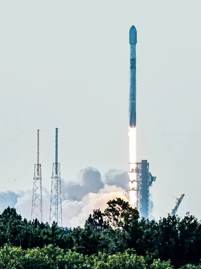 SpaceX offers investment routes through Nasdaq trading under SPCX and private secondary markets. Mutual funds provide further indirect exposure for investors.