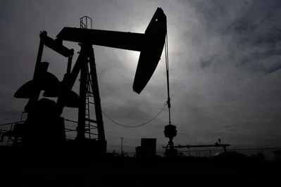 Brent crude futures fell 2.7% to $90.60 a barrel after President Trump called off military strikes against Iran. The decision comes as indirect peace talks intensify and U.S. crude inventories saw a larger than expected draw of 7.2 million barrels.