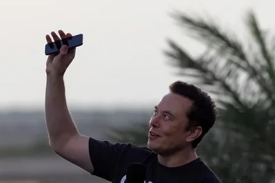SpaceXが新規株式公開（IPO）で750億ドルを調達したことを受け、Elon Musk氏の純資産は1.1兆ドルを突破しました。この歴史的な節目は、同氏の世界一の富豪としての地位を確固たるものにすると同時に、宇宙開発や人工知能事業に対する投資家の強い信頼を浮き彫りにしています。