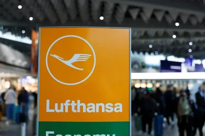 Lufthansaはイランでの紛争に起因する燃料不足を受け、最大40機の航空機を地上待機させる準備を進めています。同社のCarsten Spohr最高経営責任者は、早ければ今年7月にも欠航が始まる可能性があるとの見通しを示しました。