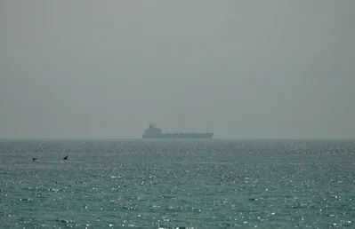 Brent crude climbed 0.8% to $72.57 a barrel on Monday after renewed military strikes between the U.S. and Iran slowed energy shipping through the Strait of Hormuz. Analysts warn that damaged infrastructure and tanker backlogs may delay a full recovery of Persian Gulf oil supply until the end of the year.