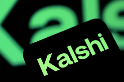 美國衍生性商品監管機構已介入干預，以阻止預測市場 Kalshi 在一項州法院命令後取消密西根州的交易。CFTC 主席 Michael Selig 表示，聯邦法律允許與體育相關的事件合約，且各州不能強迫市場違反其聯邦義務。