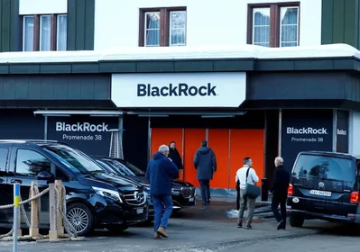 BlackRock 公佈第二季管理資產規模達到創紀錄的 15.34 萬億美元，期內淨流入資金達 1920 億美元。該公司盈利表現超出預期，每股盈利為 13.91 美元，同時將計劃中的年度股份回購規模增加至 20 億美元。