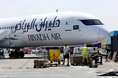A Riyadh Air da Arábia Saudita encomendou 34 aeronaves de fuselagem larga à Boeing e Airbus para atingir o objetivo de voar para 100 destinos até 2030. O negócio inclui 28 Boeing 787 Dreamliners e seis Airbus A350-1000 para competir com as principais rivais do Médio Oriente.